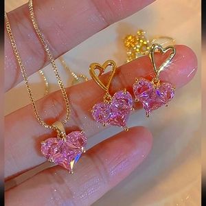 RASPBERRY PINK TOPAZ/YELLOW GOLD / STERLING PENDANT 20-IN EARRINGS 2 IN DANGLE